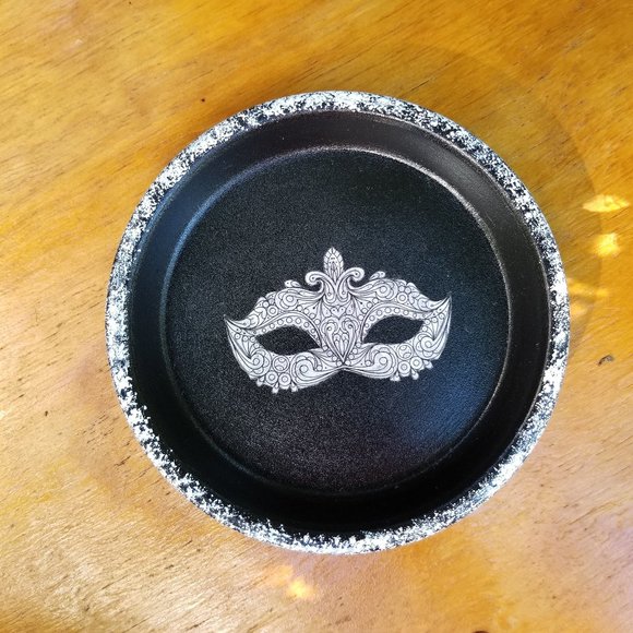 Hand Painted Black and White Speckled Trim 6" Flower Pot with Matching Saucer - Picture 3 of 10